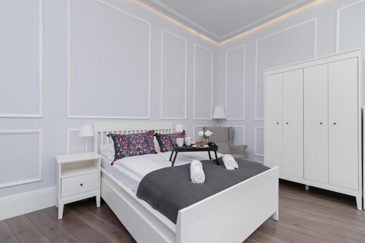Perla Starego Miasta Kamienica Czapskich By Noclegi Renters Краков Экстерьер фото